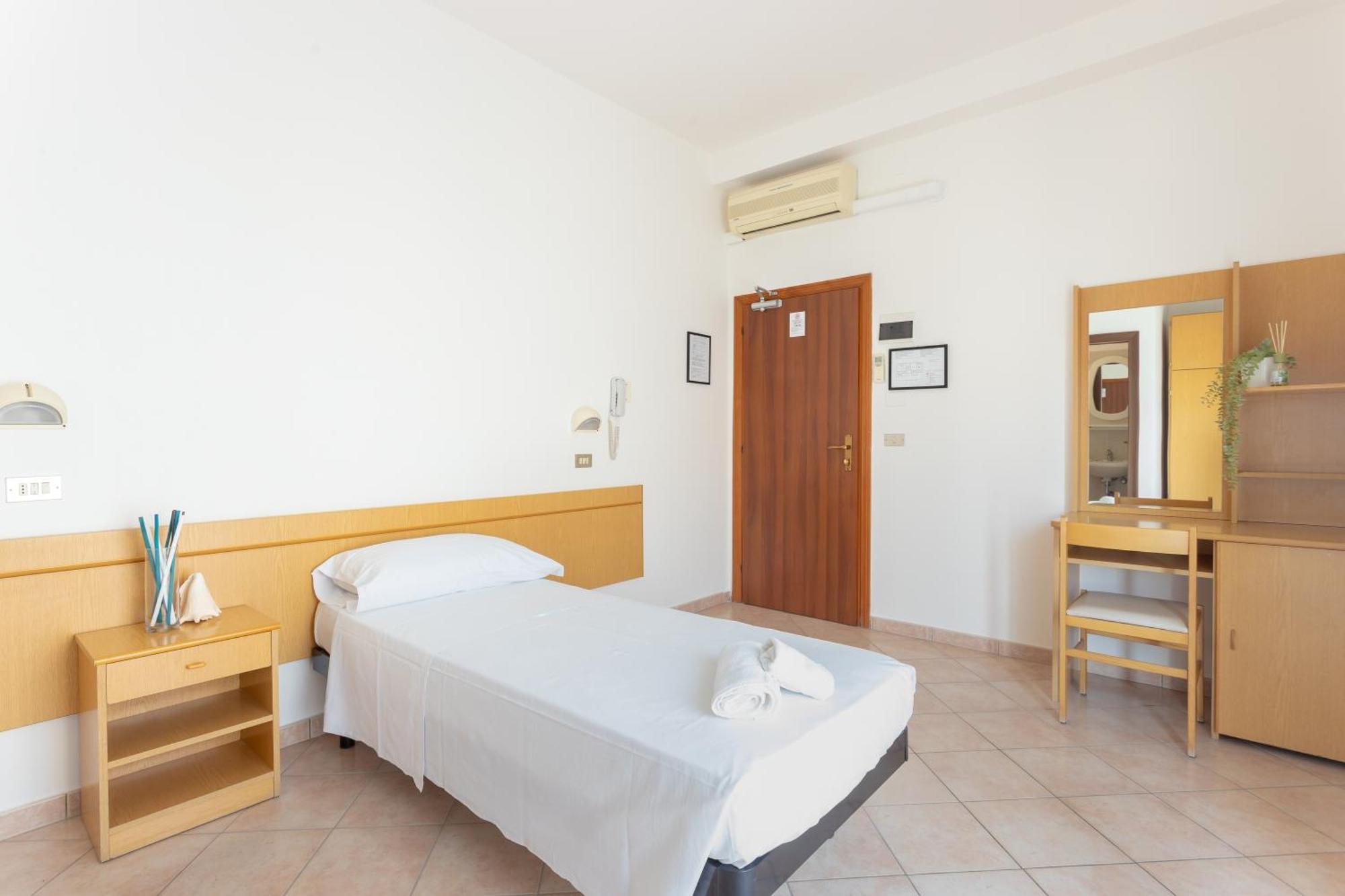 Hotel Katina Rimini Buitenkant foto