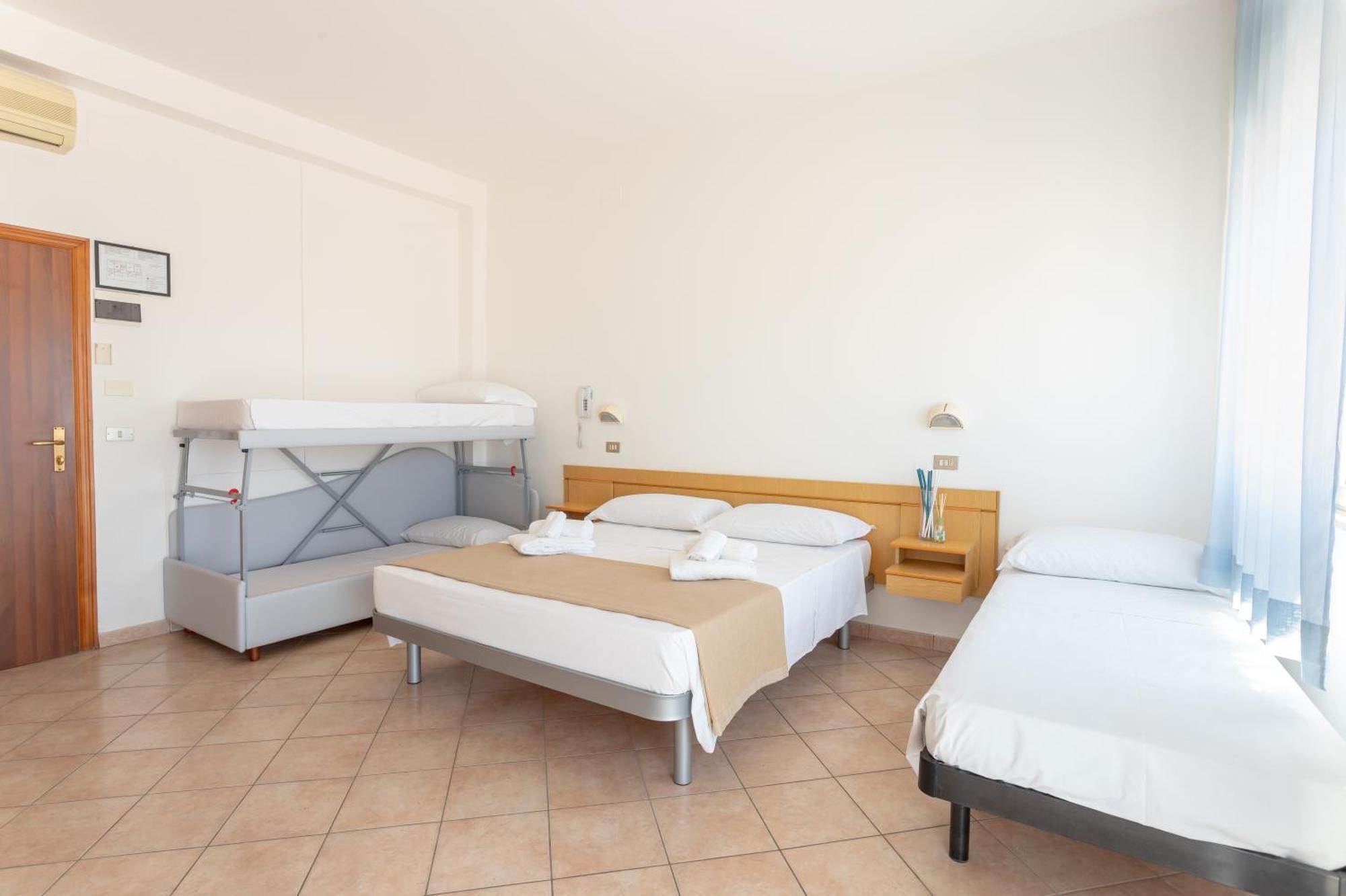 Hotel Katina Rimini Buitenkant foto