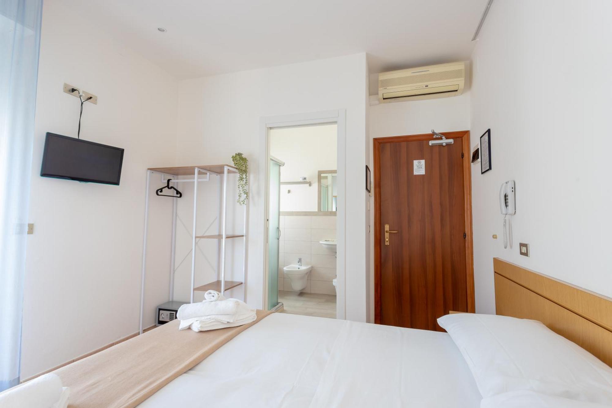 Hotel Katina Rimini Buitenkant foto